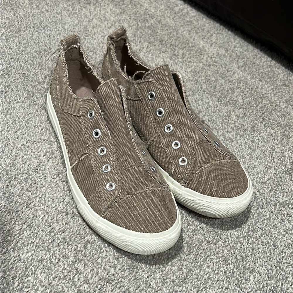 Corkys Casual Tan Slip-On Sneakers